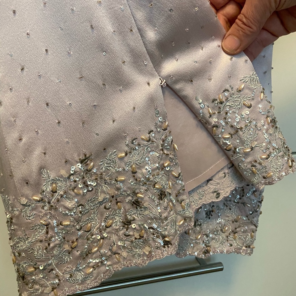 SKIRT/BLOUSE - Picture 9 of 10